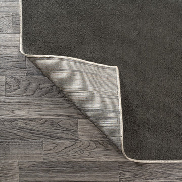 Twyla Classic Solid Low-Pile Machine-Washable Area Rug